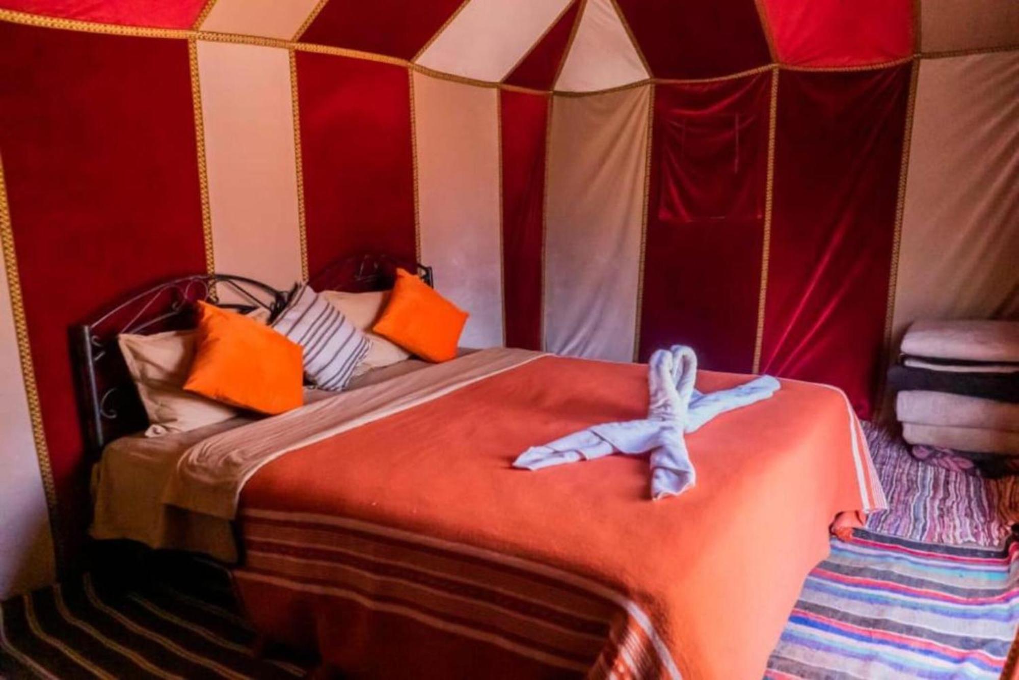 Camel Trekking Desert Camp Мерцуга Екстериор снимка