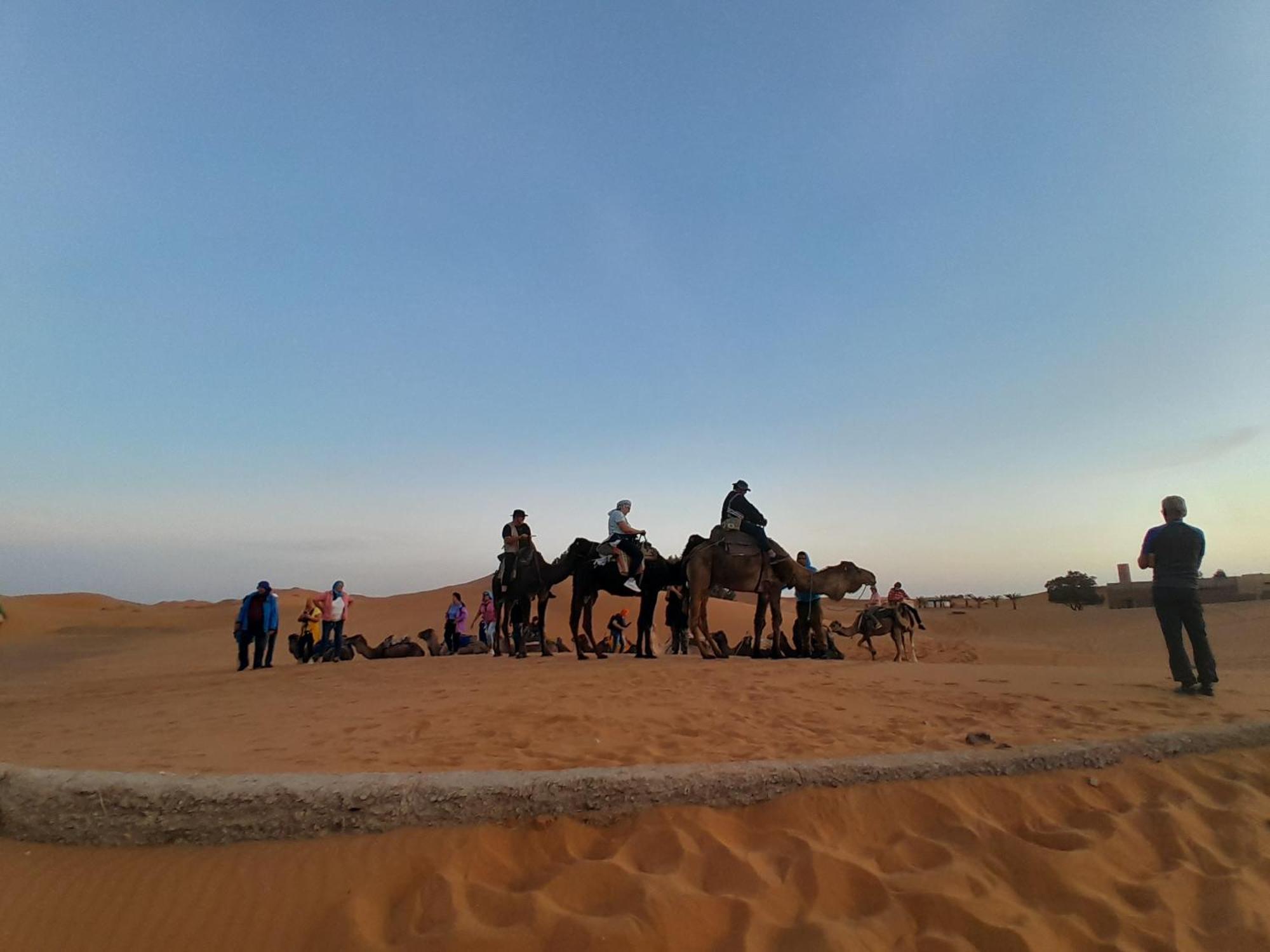 Camel Trekking Desert Camp Мерцуга Екстериор снимка